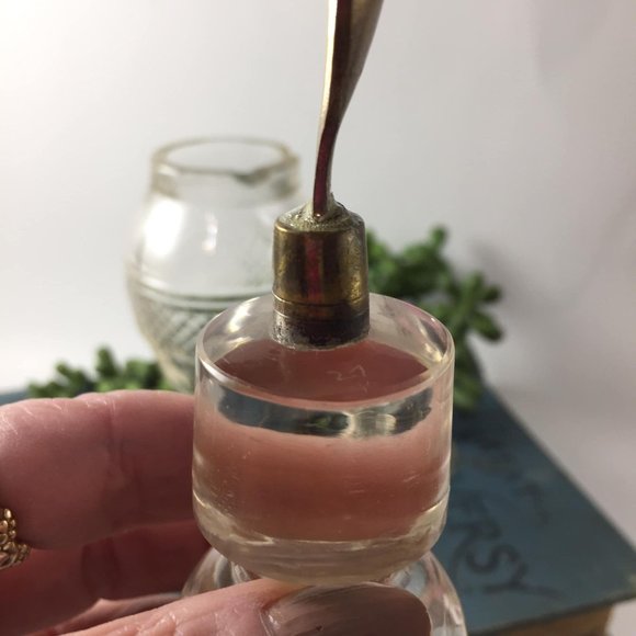 ANTIQUE Victorian Cut Glass Crystal Cayenne Spice Bottle with Gold Spoon Spice J - Picture 6 of 12